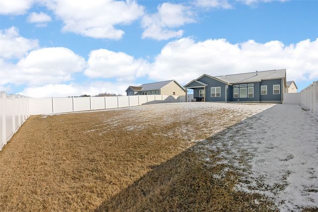 2028 Royal Oak Ridge Road, Marion, IA 52302