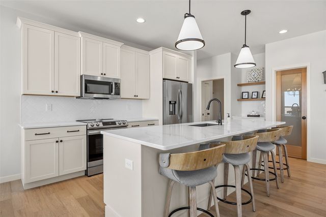 2028 Royal Oak Ridge Road, Marion, IA 52302