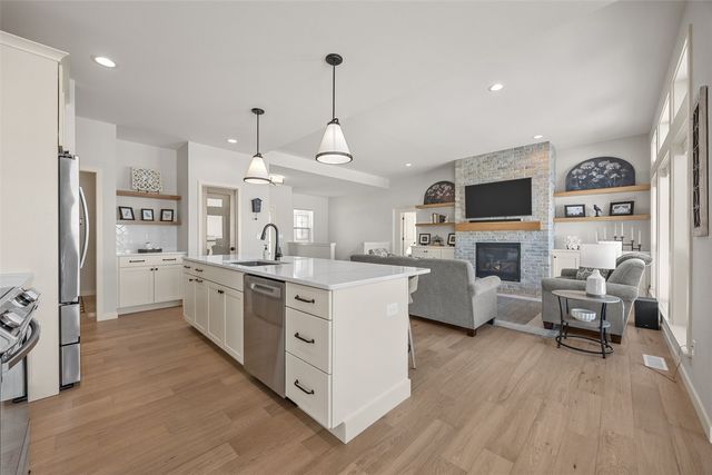 2028 Royal Oak Ridge Road, Marion, IA 52302