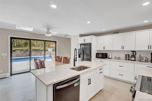 24 Allyson Place, East Setauket, NY 11733