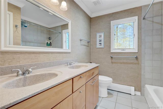 24 Allyson Place, East Setauket, NY 11733