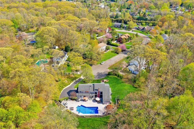 24 Allyson Place, East Setauket, NY 11733