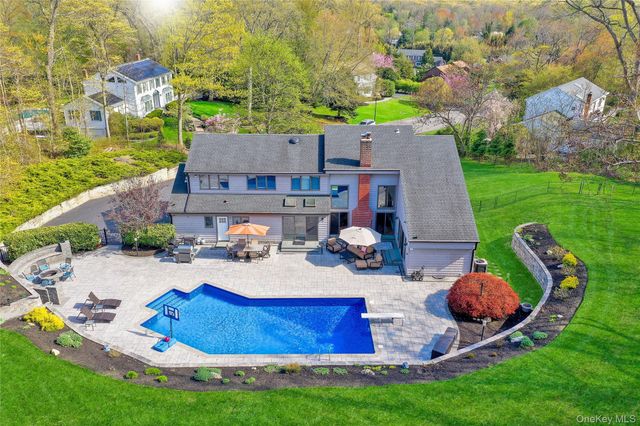 24 Allyson Place, East Setauket, NY 11733