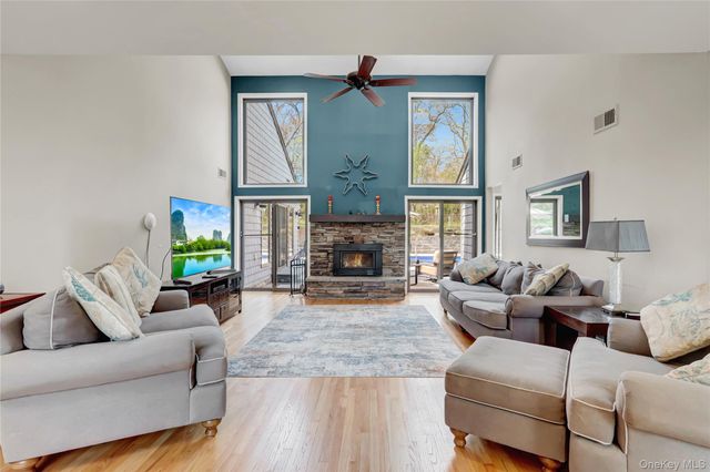 24 Allyson Place, East Setauket, NY 11733