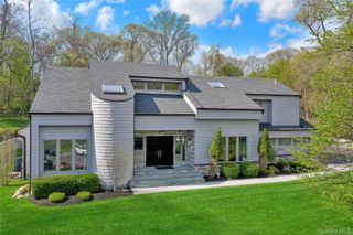 24 Allyson Place, East Setauket, NY 11733