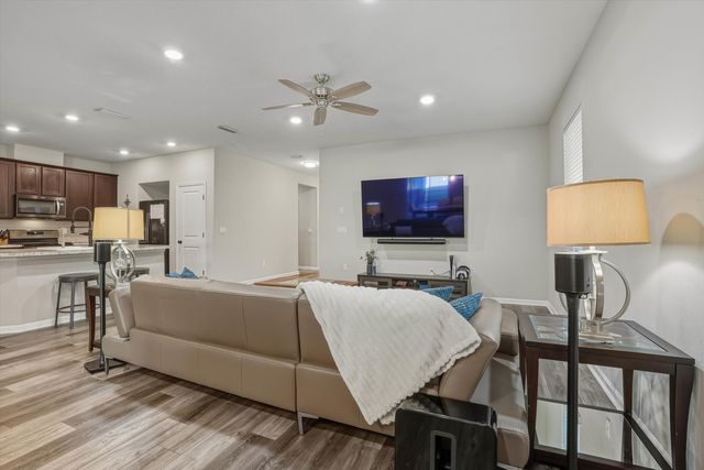 11817 Flowering Peach Ct, Jacksonville, FL 32256