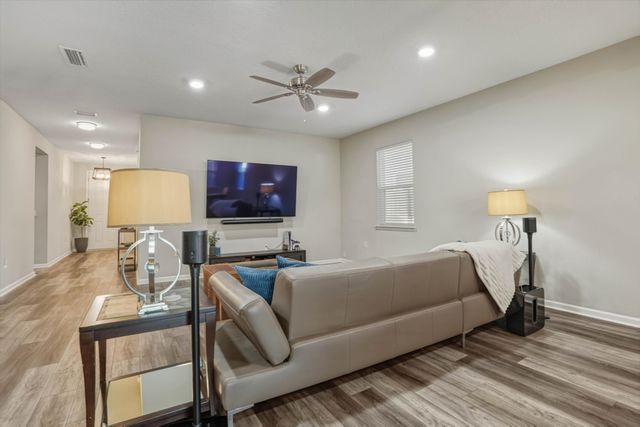 11817 Flowering Peach Ct, Jacksonville, FL 32256