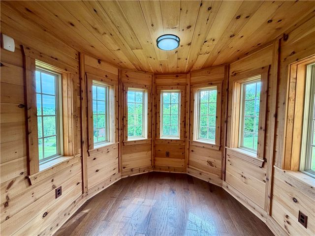498 Lockwood Rd., Washington Twp, PA 15632