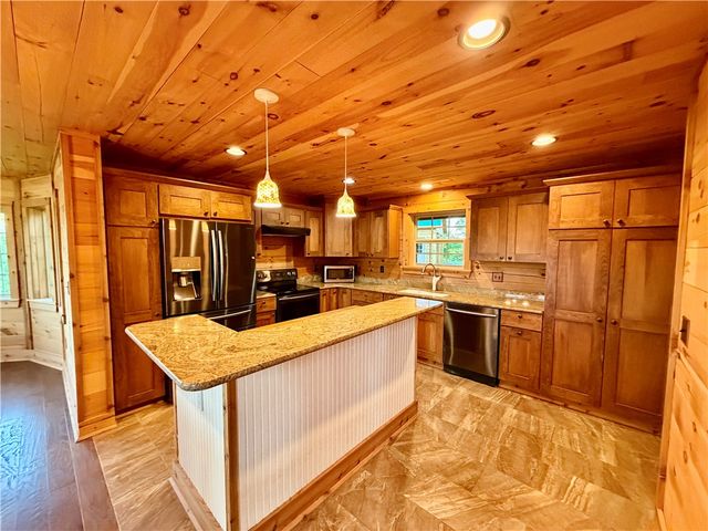 498 Lockwood Rd., Washington Twp, PA 15632