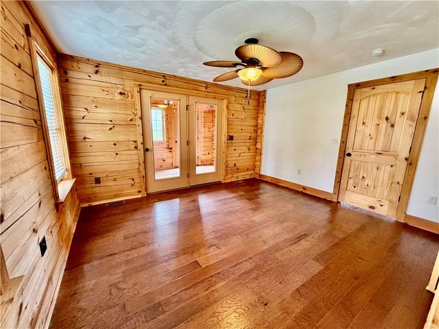 498 Lockwood Rd., Washington Twp, PA 15632