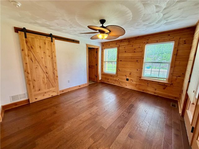 498 Lockwood Rd., Washington Twp, PA 15632