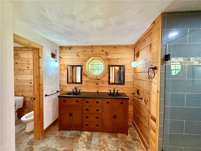 498 Lockwood Rd., Washington Twp, PA 15632
