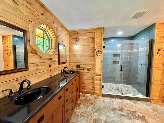 498 Lockwood Rd., Washington Twp, PA 15632