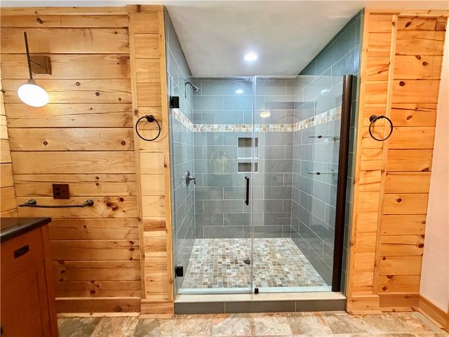498 Lockwood Rd., Washington Twp, PA 15632