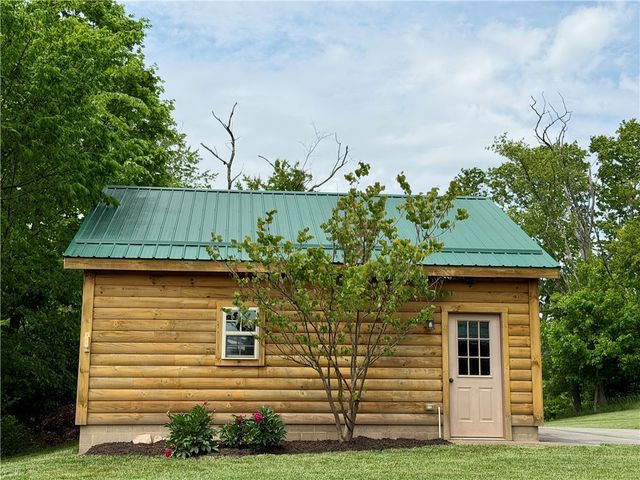 498 Lockwood Rd., Washington Twp, PA 15632
