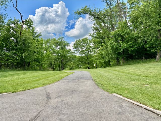 498 Lockwood Rd., Washington Twp, PA 15632