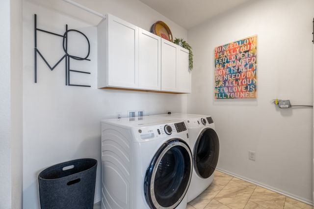 210 80th Street 104, West Des Moines, IA 50266