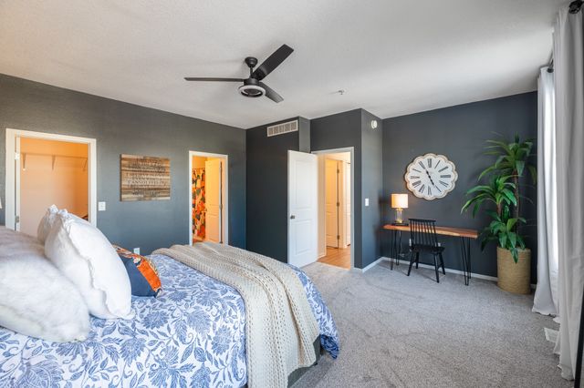 210 80th Street 104, West Des Moines, IA 50266