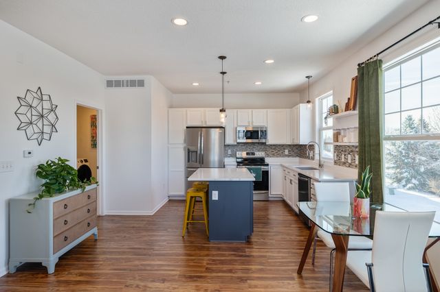 210 80th Street 104, West Des Moines, IA 50266