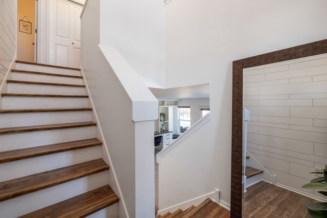 210 80th Street 104, West Des Moines, IA 50266