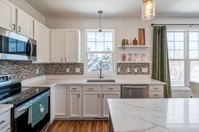 210 80th Street 104, West Des Moines, IA 50266