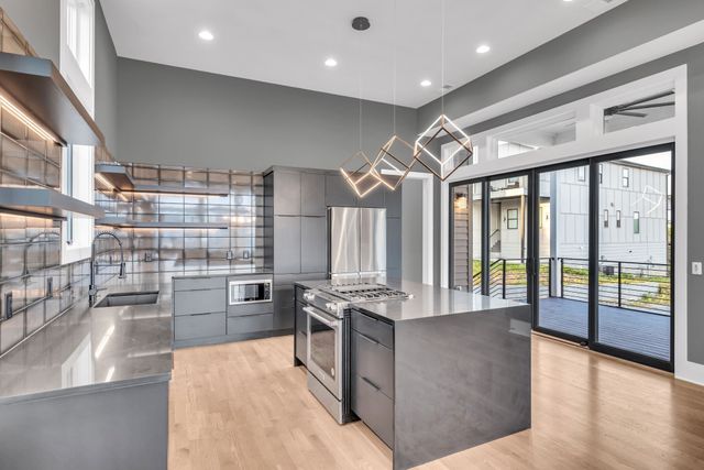 15A Fern Ave, Nashville, TN 37207