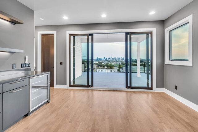 15A Fern Ave, Nashville, TN 37207