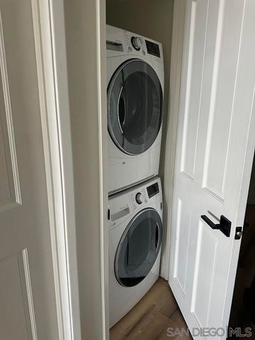 522 4TH STREET A, Encinitas, CA 92024