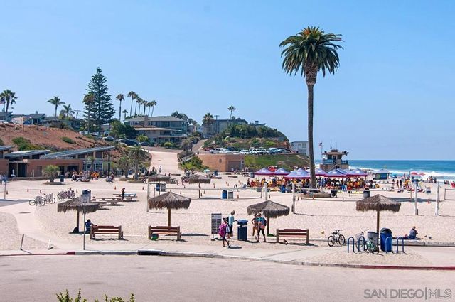 522 4TH STREET A, Encinitas, CA 92024