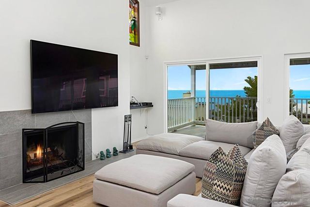 522 4TH STREET A, Encinitas, CA 92024