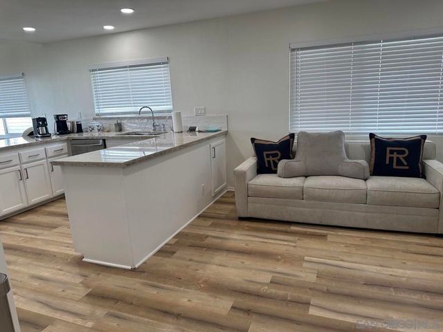 522 4TH STREET A, Encinitas, CA 92024