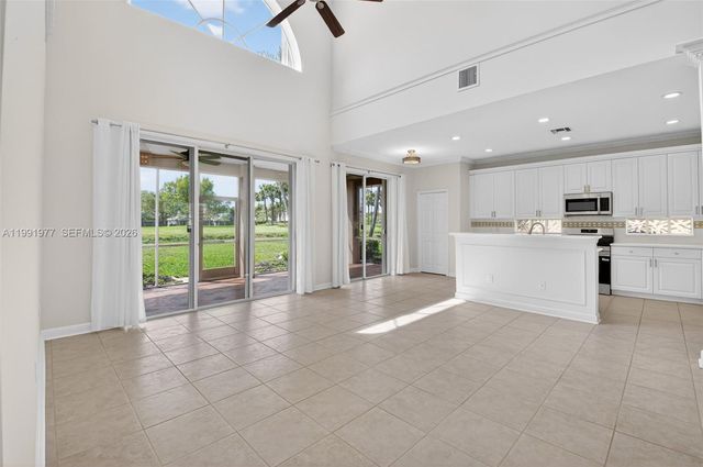 7700 Monarch Ct, Delray Beach, FL 33446