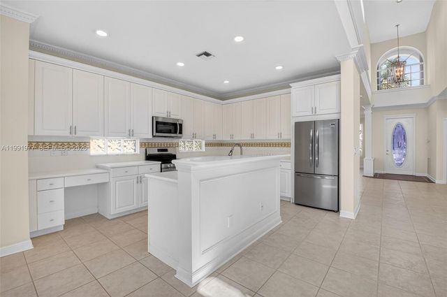 7700 Monarch Ct, Delray Beach, FL 33446