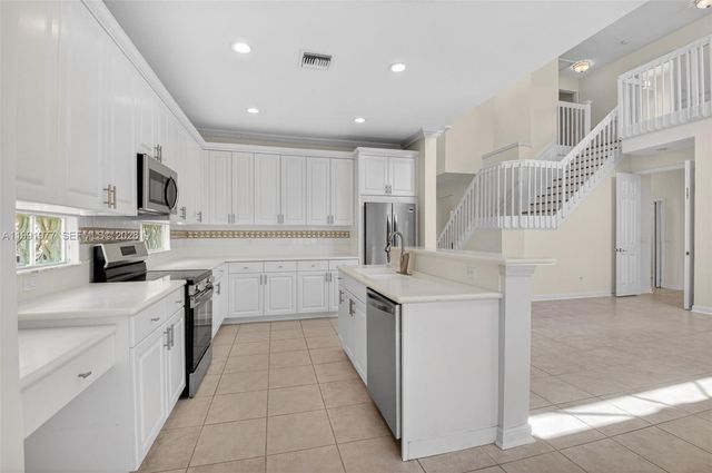 7700 Monarch Ct, Delray Beach, FL 33446