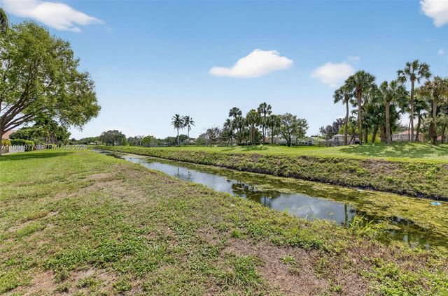 7700 Monarch Ct, Delray Beach, FL 33446