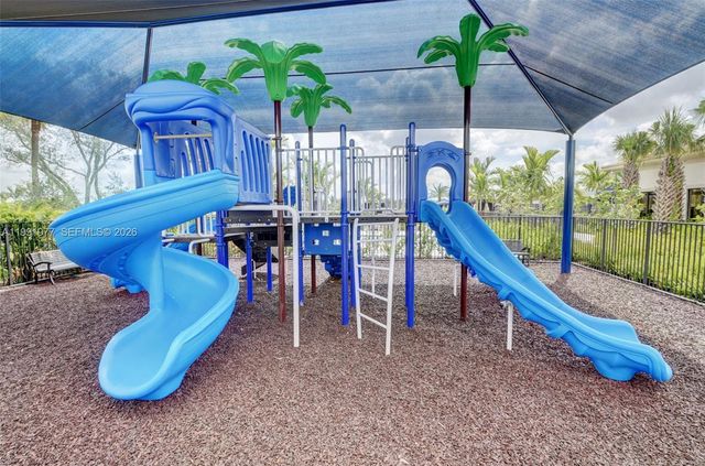 7700 Monarch Ct, Delray Beach, FL 33446