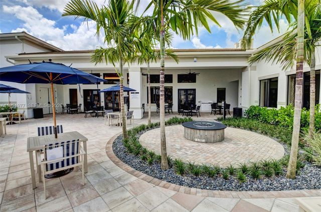 7700 Monarch Ct, Delray Beach, FL 33446