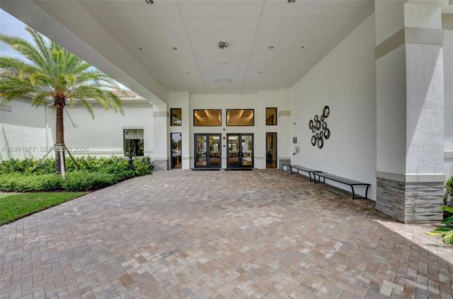 7700 Monarch Ct, Delray Beach, FL 33446
