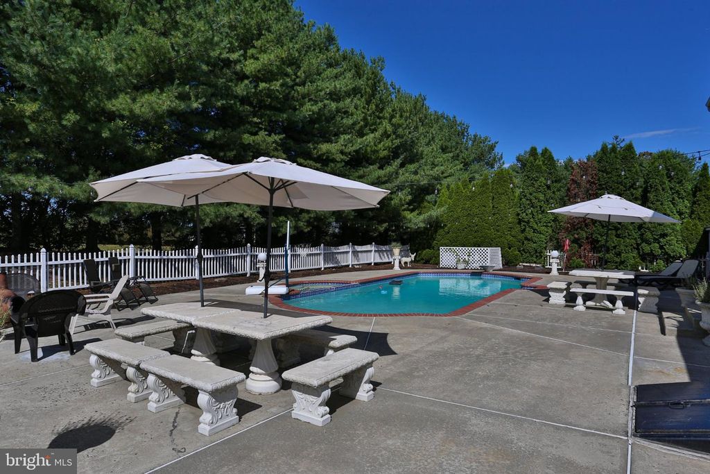 1100 LONGWOOD DR, QUAKERTOWN, PA 18951 — photo 3