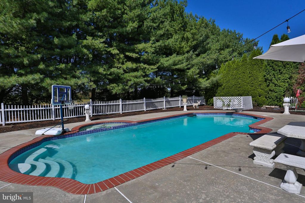 1100 LONGWOOD DR, QUAKERTOWN, PA 18951 — photo 4