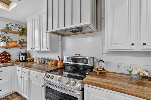 1001 N Seven Points Drive, Kemp, TX 75143