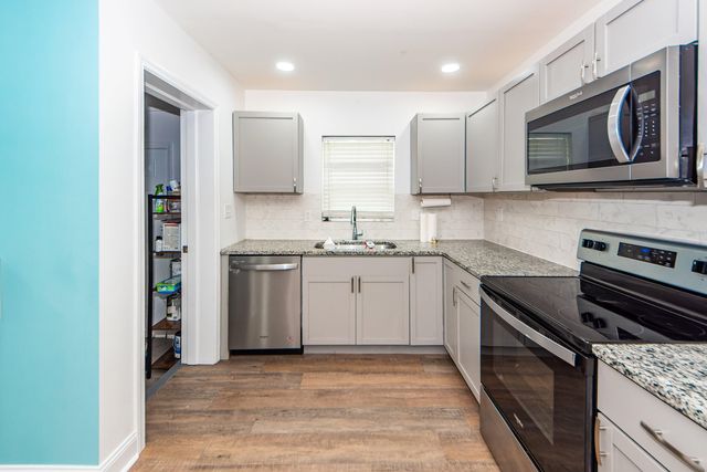 6933 Raymond Avenue, North Charleston, SC 29406