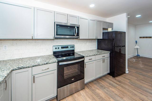 6933 Raymond Avenue, North Charleston, SC 29406