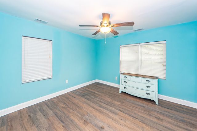 6933 Raymond Avenue, North Charleston, SC 29406