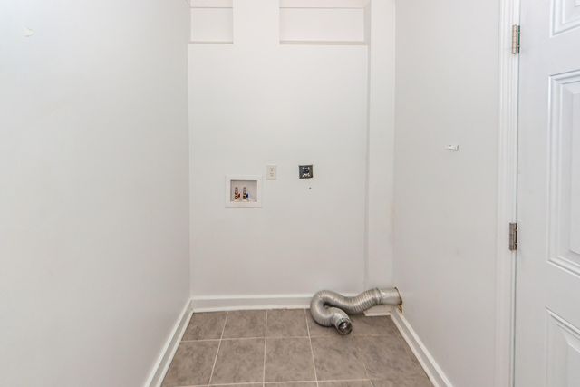 6933 Raymond Avenue, North Charleston, SC 29406