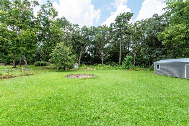 6933 Raymond Avenue, North Charleston, SC 29406