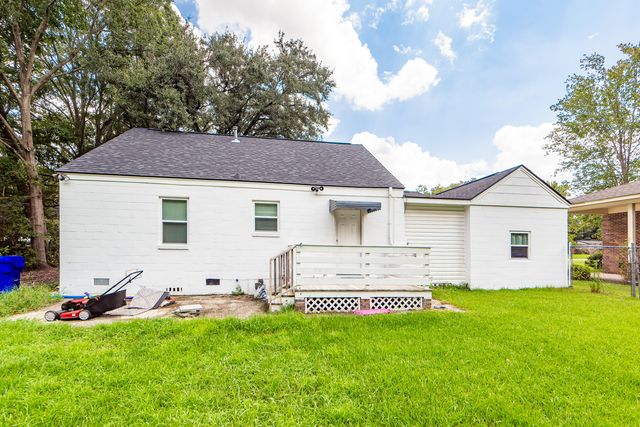 6933 Raymond Avenue, North Charleston, SC 29406
