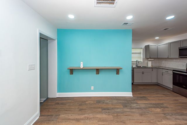 6933 Raymond Avenue, North Charleston, SC 29406