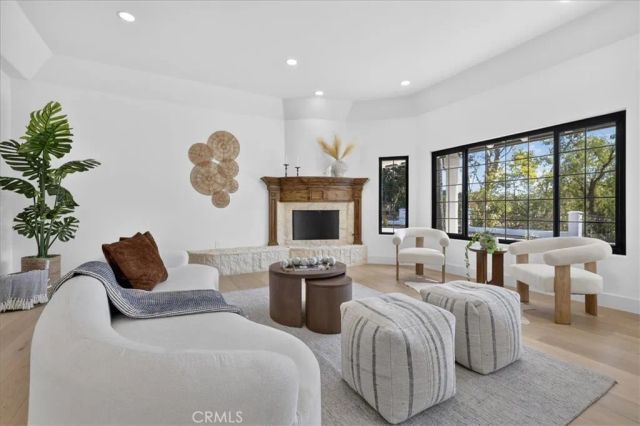 12322 Canyon Terrace, Santa Ana, CA 92705