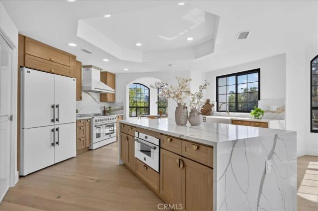 12322 Canyon Terrace, Santa Ana, CA 92705